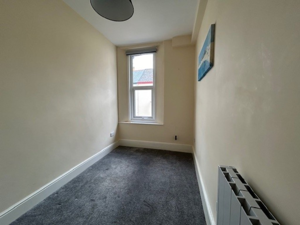 2 bed flat to rent in Northumberland Place, Teignmouth  - Property Image 6