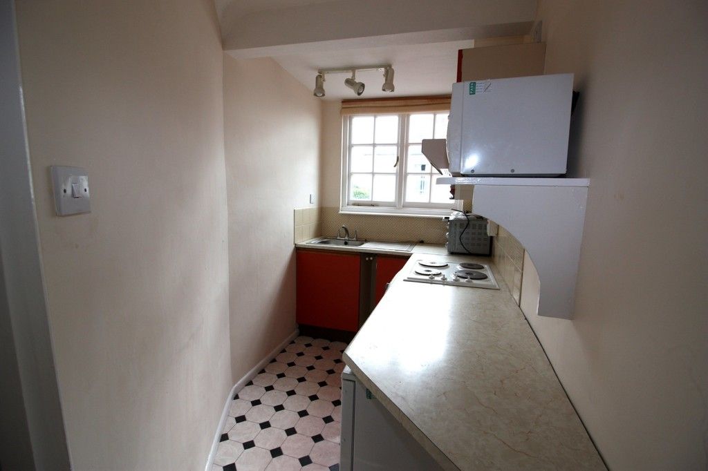 1 bed flat for sale in Friars Walk, St Leonards, Exeter 7