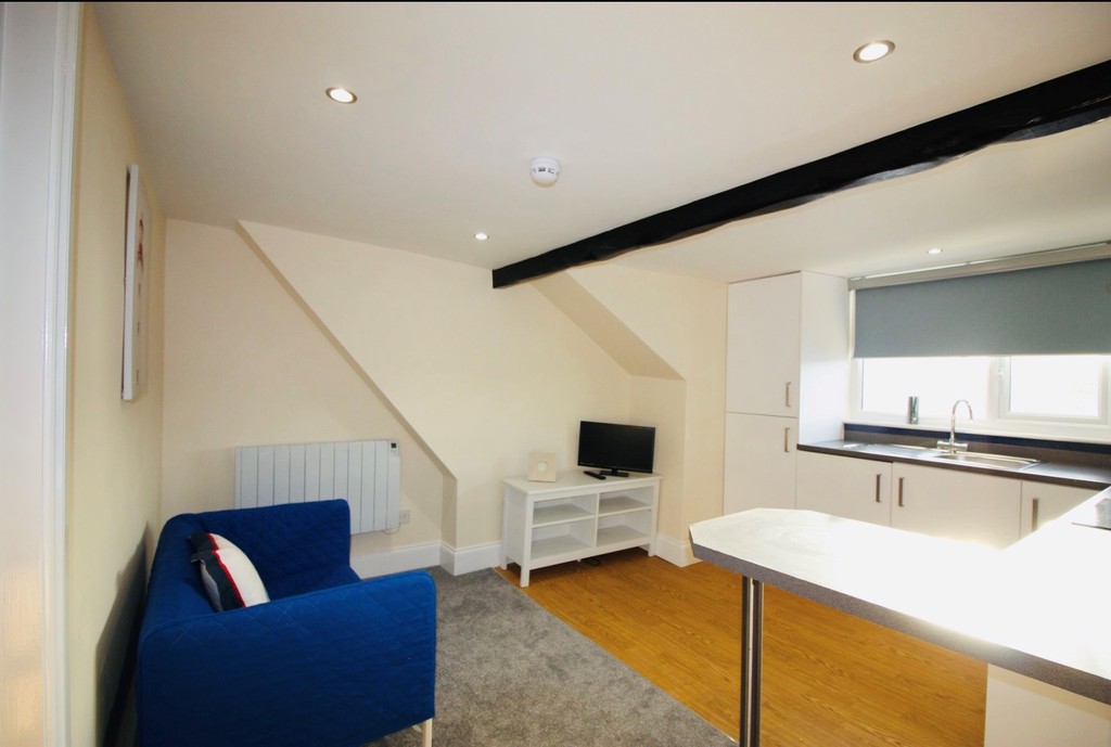 2 bed flat to rent in Northumberland Place, Teignmouth 4