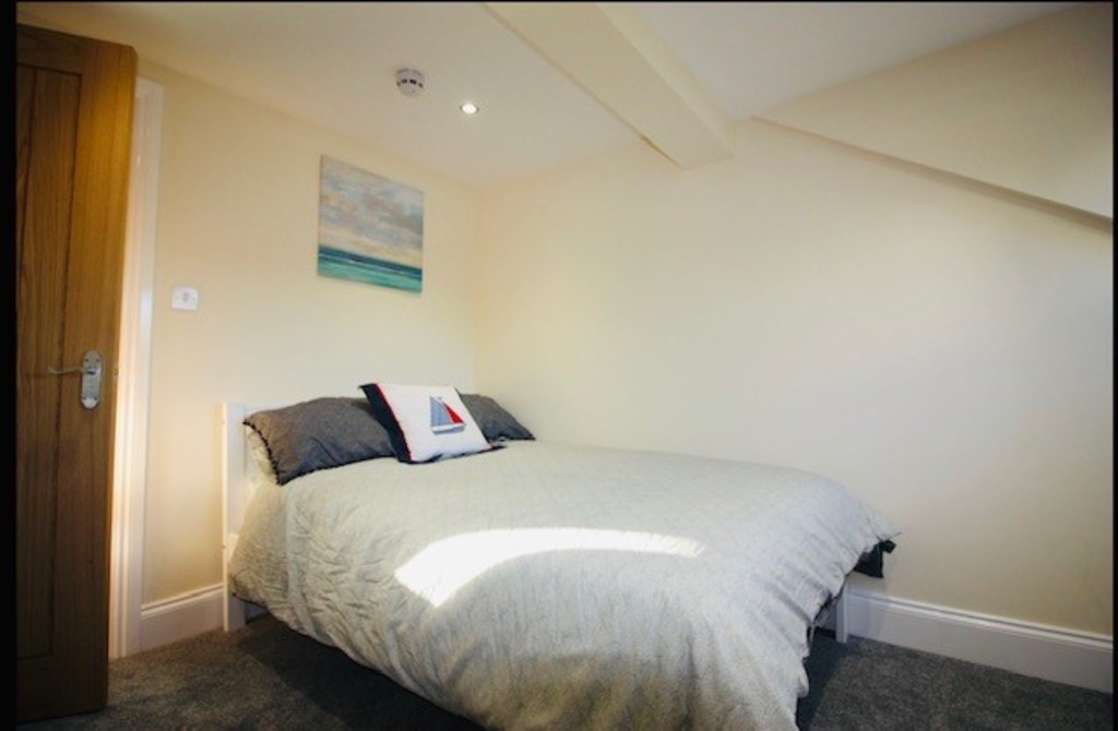 2 bed flat to rent in Northumberland Place, Teignmouth 5