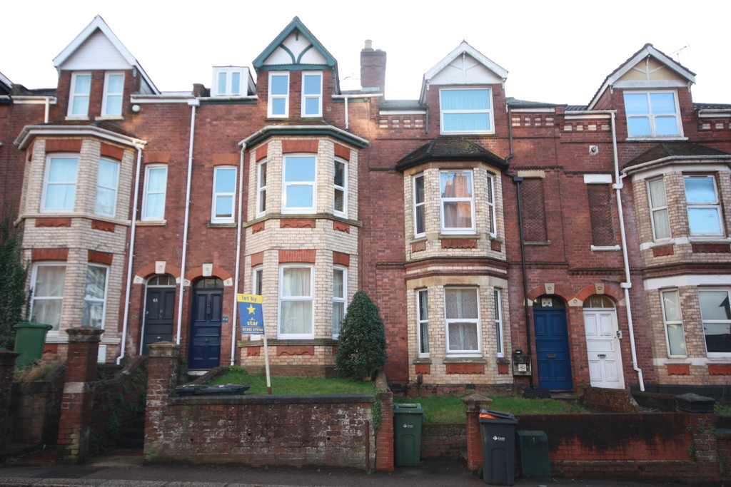 3 bed flat to rent in Old Tiverton Road  - Property Image 1