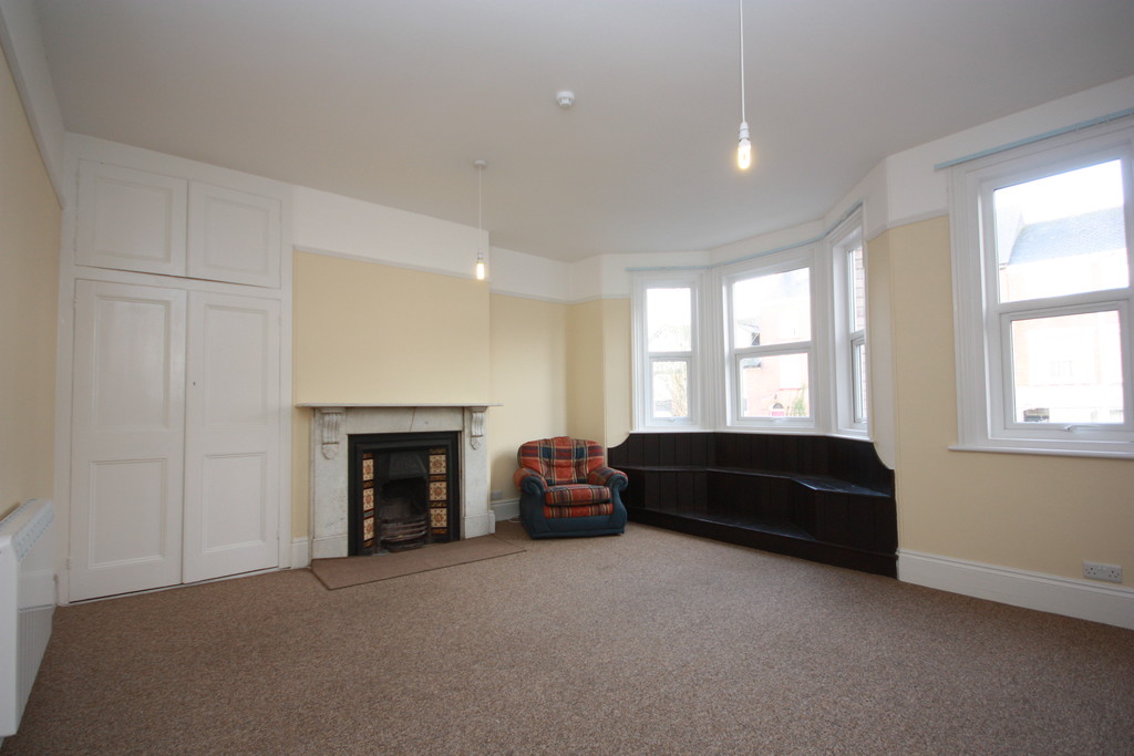3 bed flat to rent in Old Tiverton Road  - Property Image 2