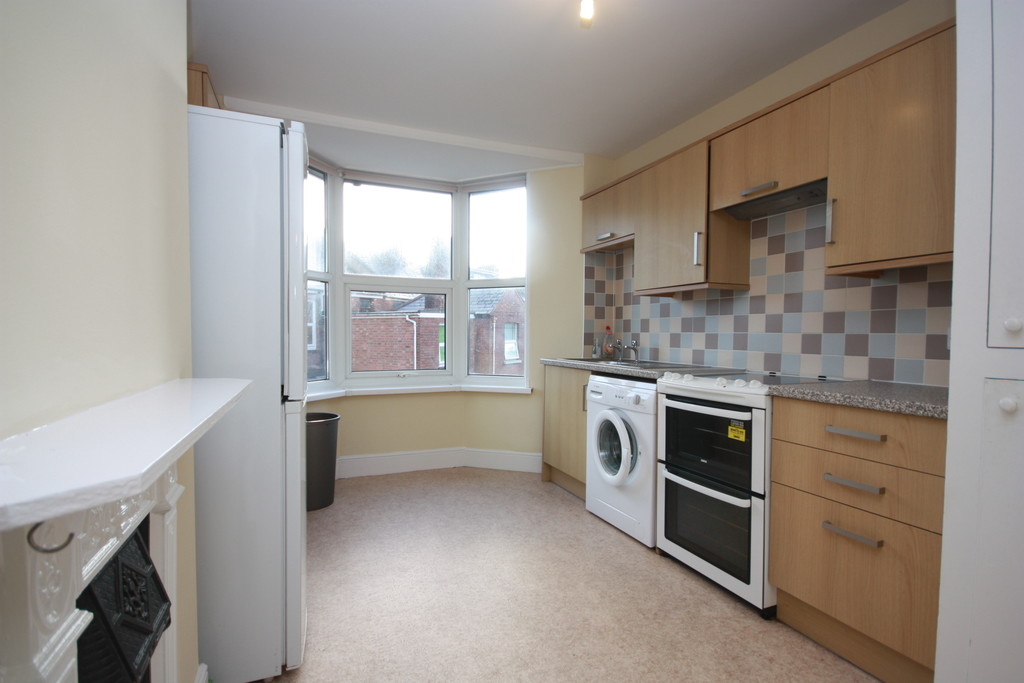 3 bed flat to rent in Old Tiverton Road  - Property Image 3