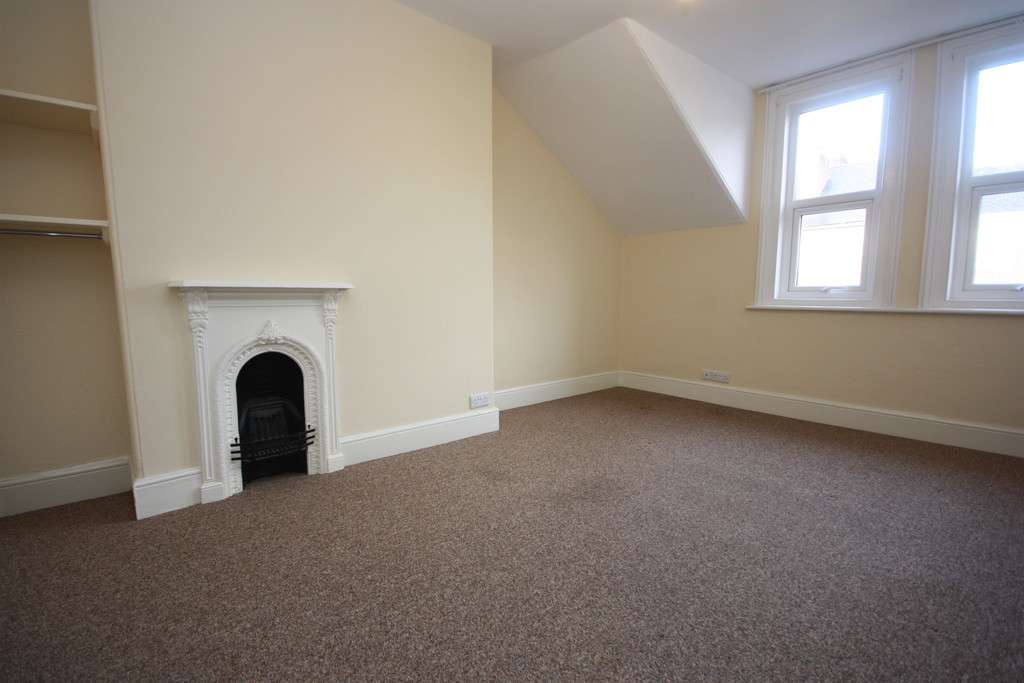 3 bed flat to rent in Old Tiverton Road  - Property Image 4