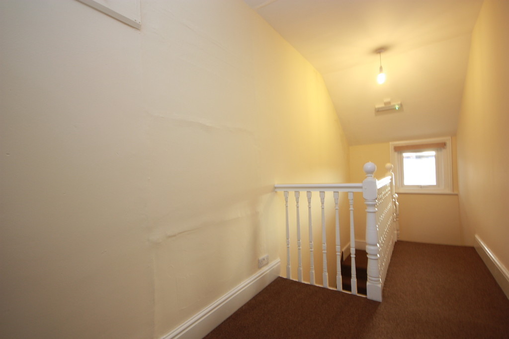 3 bed flat to rent in Old Tiverton Road  - Property Image 8