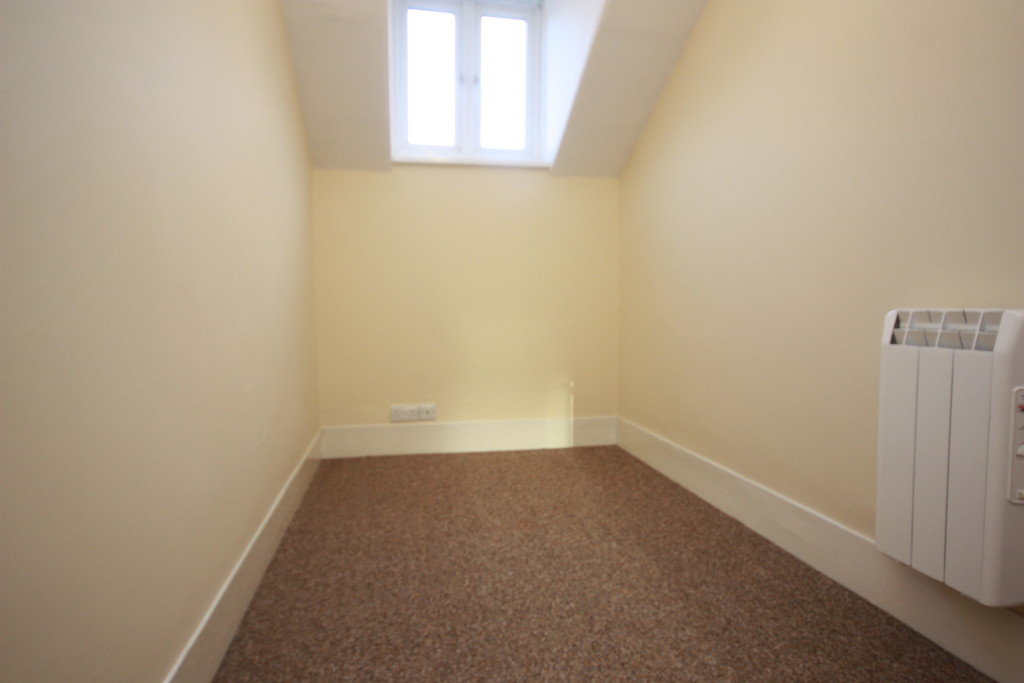 3 bed flat to rent in Old Tiverton Road  - Property Image 9