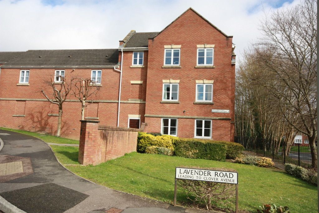 2 bed flat to rent in Lavender Road, Exeter 1