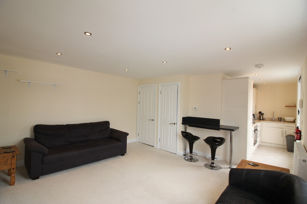 1 bed flat to rent in Shirehampton House, 35-37 St Davids Hill 3