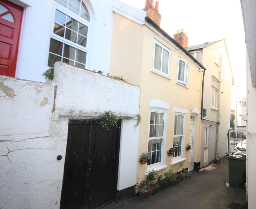 2 bed house to rent in Blackboy Road, Exeter  - Property Image 1