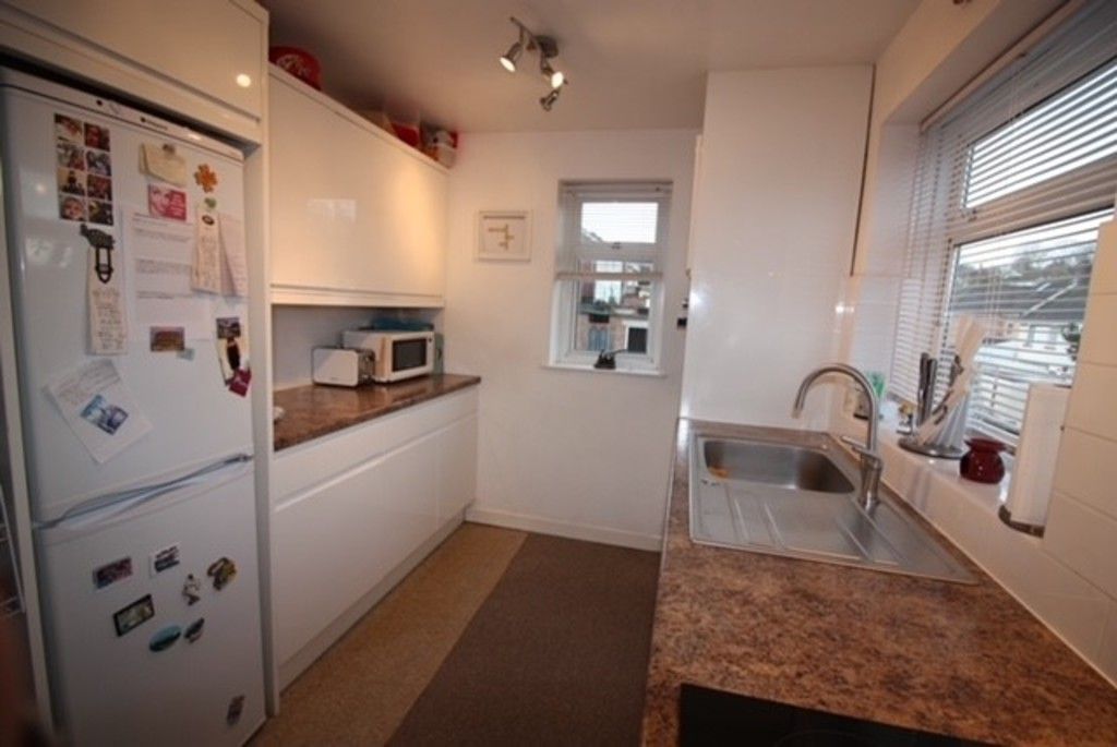 2 bed flat for sale in Churchill Avenue, Dawlish 3