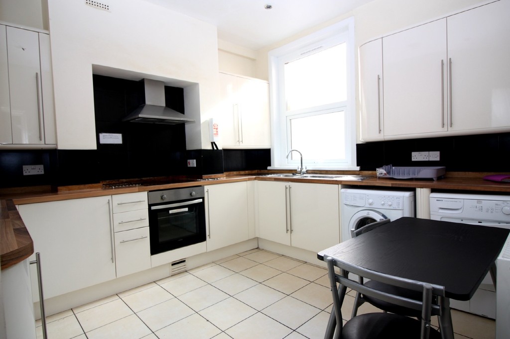 31 bed house for sale in Student Investment Portfolio, Exeter  - Property Image 2