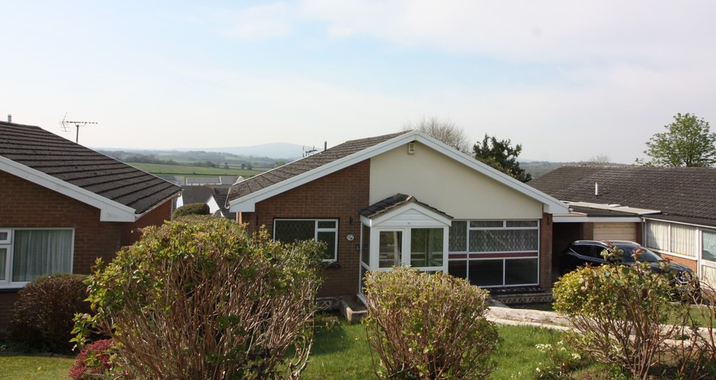 2 bed bungalow to rent in Moor View, North Tawton  - Property Image 1