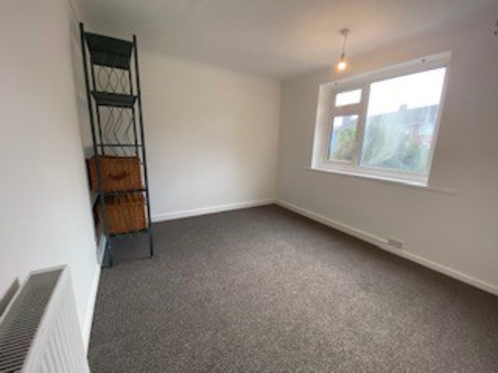 2 bed flat to rent in Mincinglake Road 9