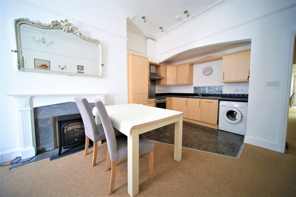 2 bed flat for sale in Northernhay Place, Exeter  - Property Image 5