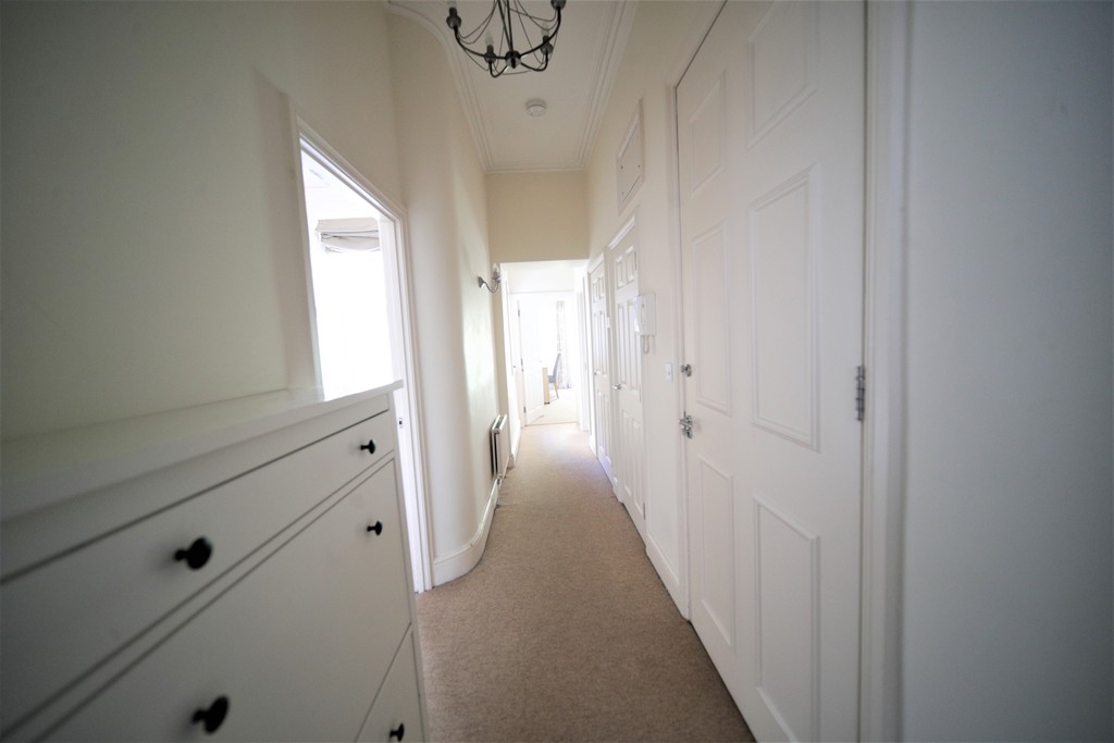 2 bed flat for sale in Northernhay Place, Exeter  - Property Image 7