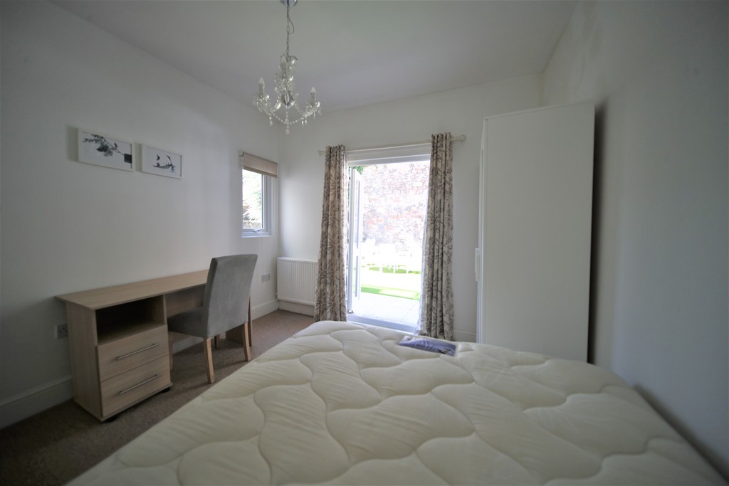 2 bed flat for sale in Northernhay Place, Exeter  - Property Image 8