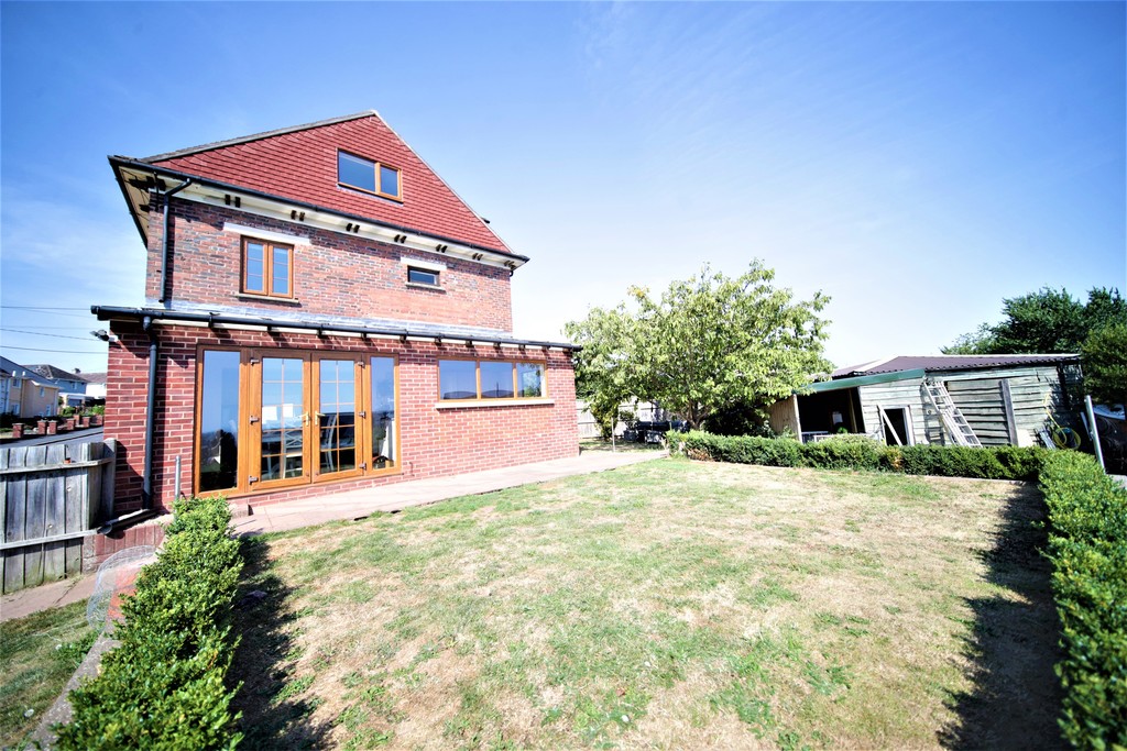 4 bed house for sale in Barnfield, Crediton  - Property Image 3