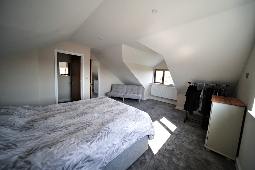 4 bed house for sale in Barnfield, Crediton  - Property Image 10