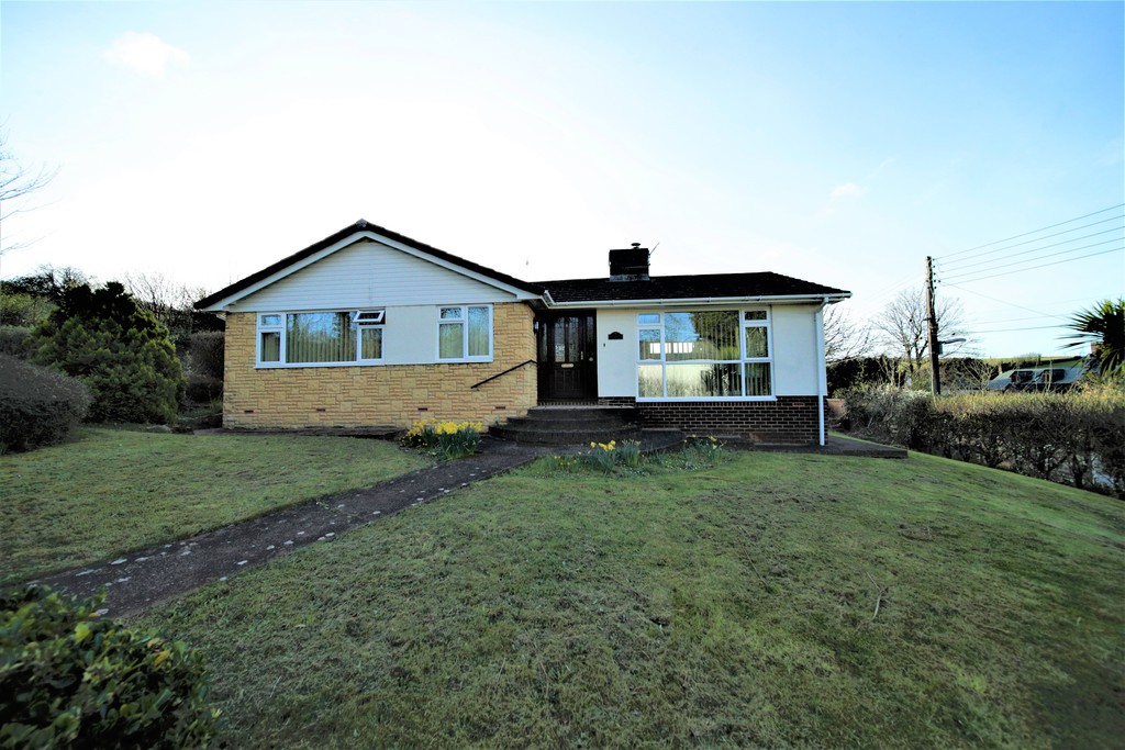 3 bed bungalow for sale in St. Ida&apos;s Close, Ide, Exeter 1