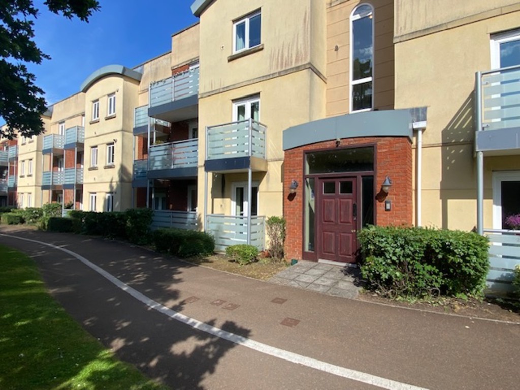 2 bed flat to rent in Heraldry Walk, EX2