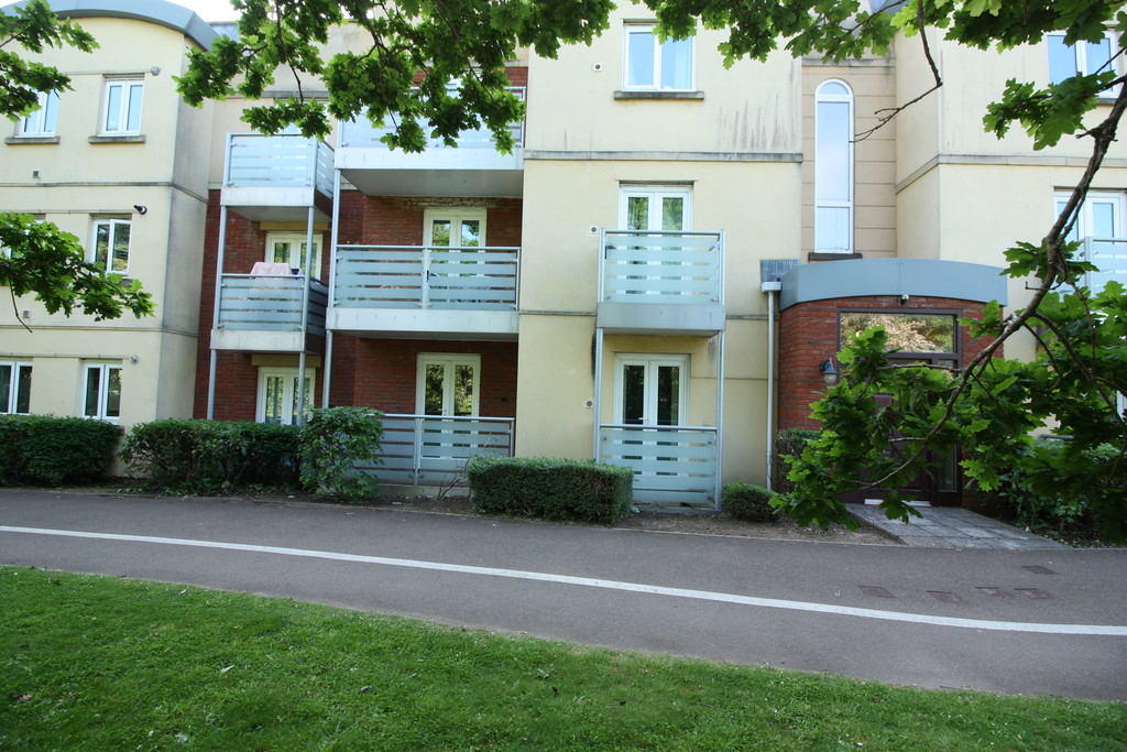 2 bed flat to rent in Heraldry Walk 2