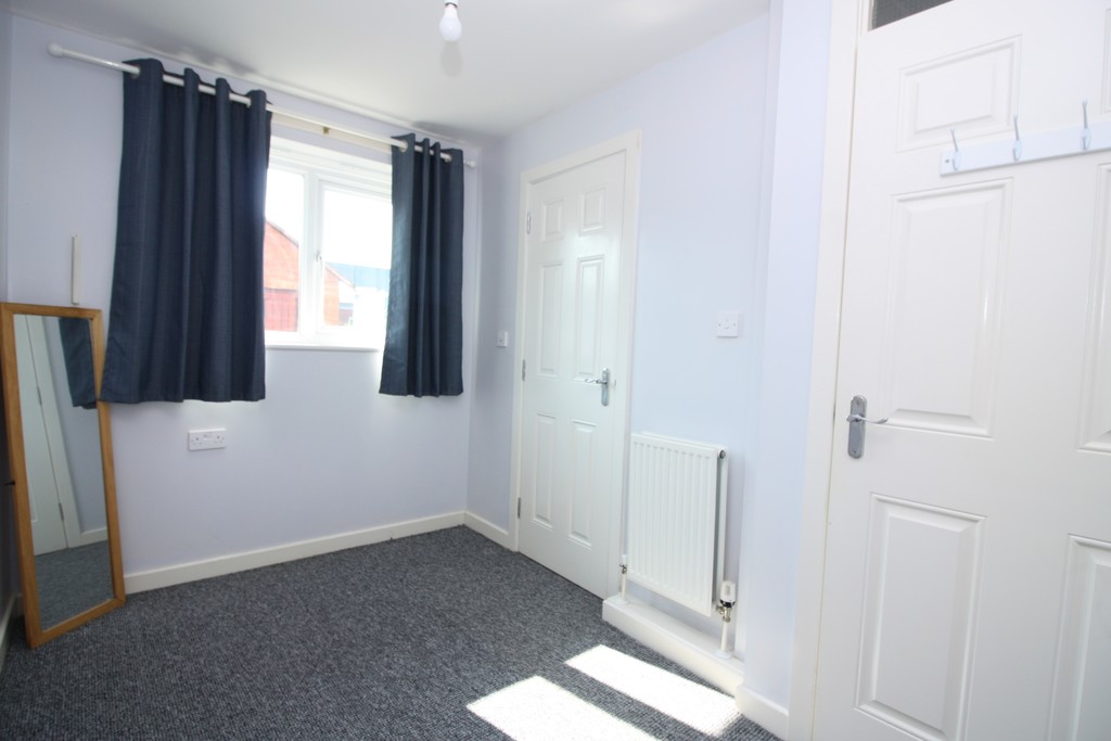 2 bed flat to rent in Heraldry Walk  - Property Image 7