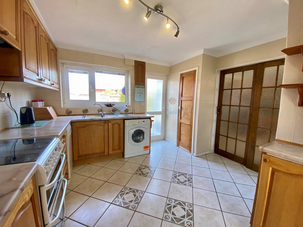 3 bed house for sale in Thornpark Rise, Whipton, Exeter 9
