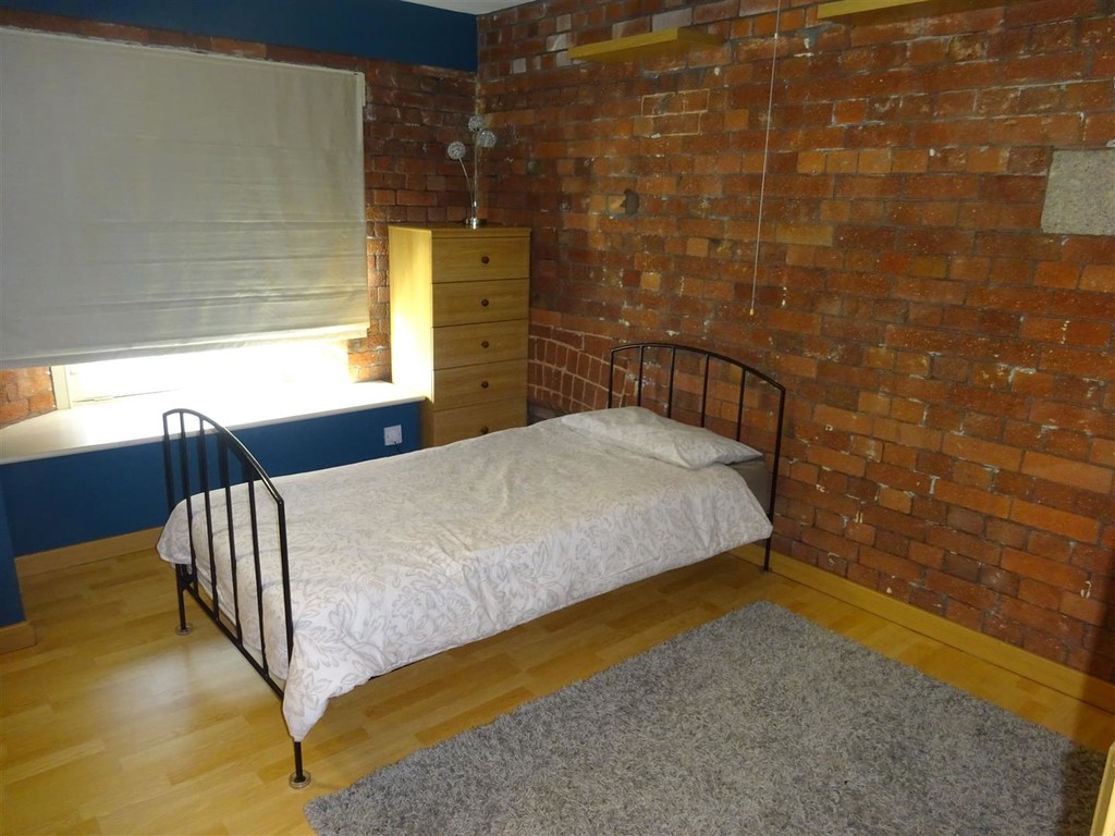 2 bed flat to rent in Preston Street  - Property Image 13