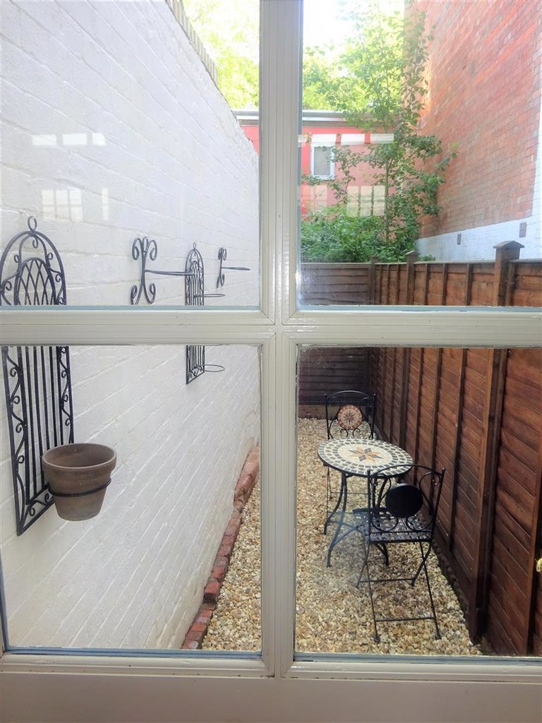 2 bed flat to rent in Preston Street  - Property Image 18