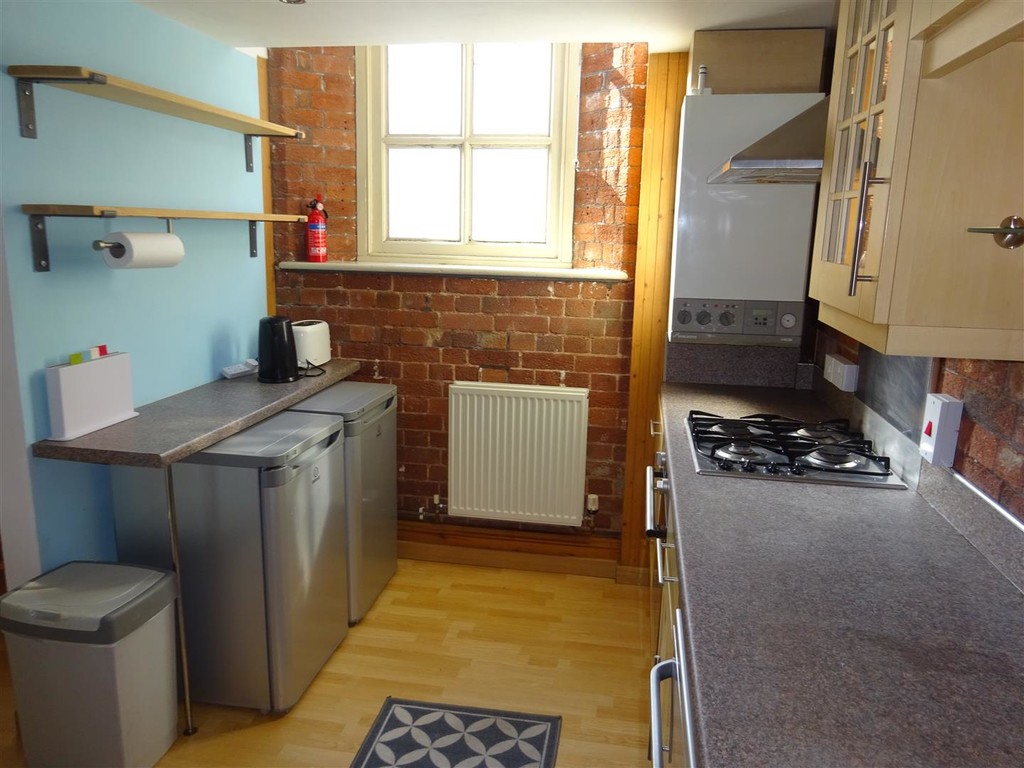 2 bed flat to rent in Preston Street  - Property Image 5