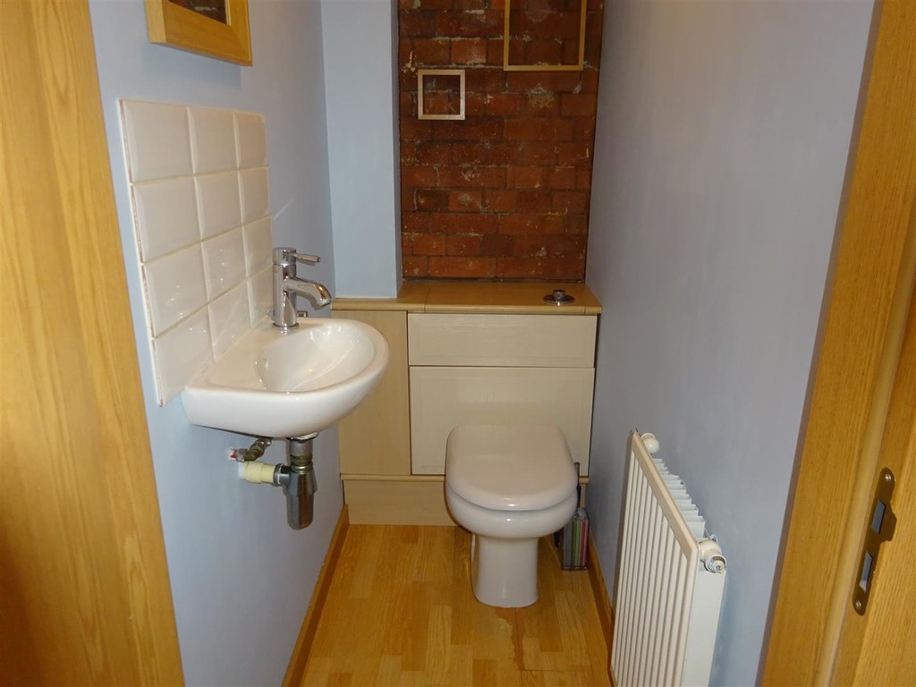 2 bed flat to rent in Preston Street  - Property Image 6