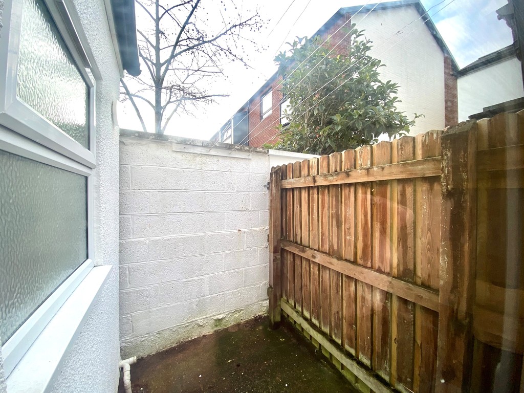 2 bed house to rent 10