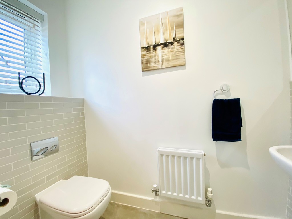 3 bed house for sale in Tarka Way, Crediton  - Property Image 9