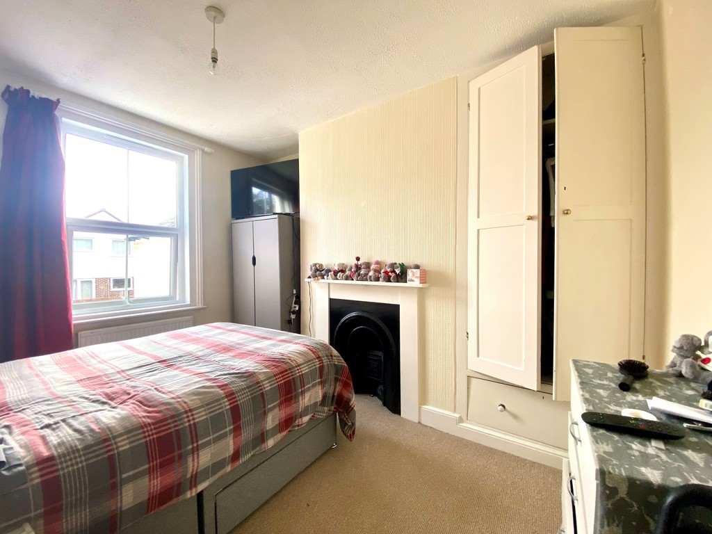 2 bed flat to rent in Oxford Road, Exeter 2