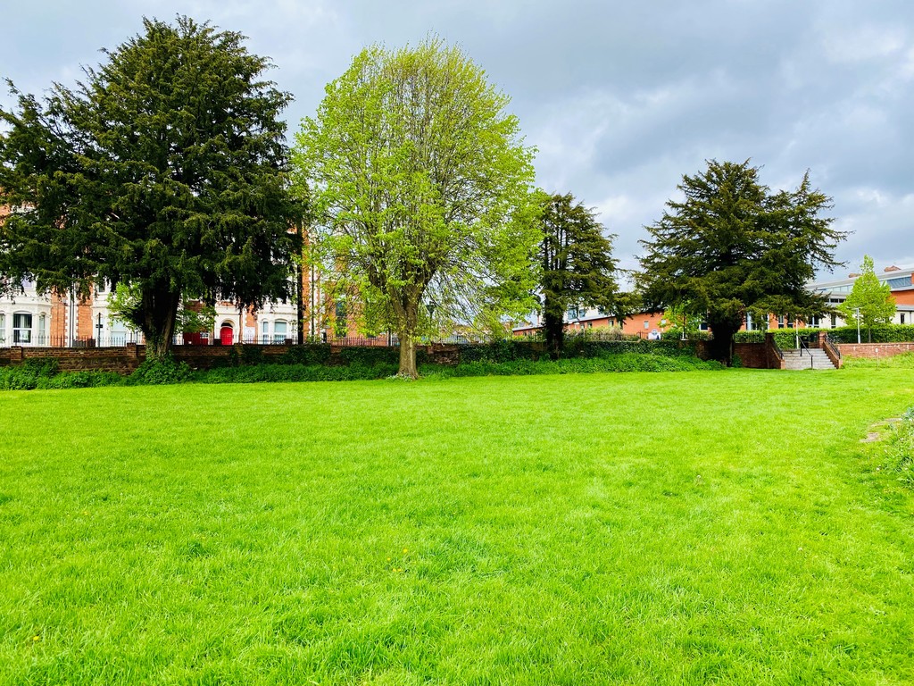 2 bed flat for sale in Queens Crescent  - Property Image 18