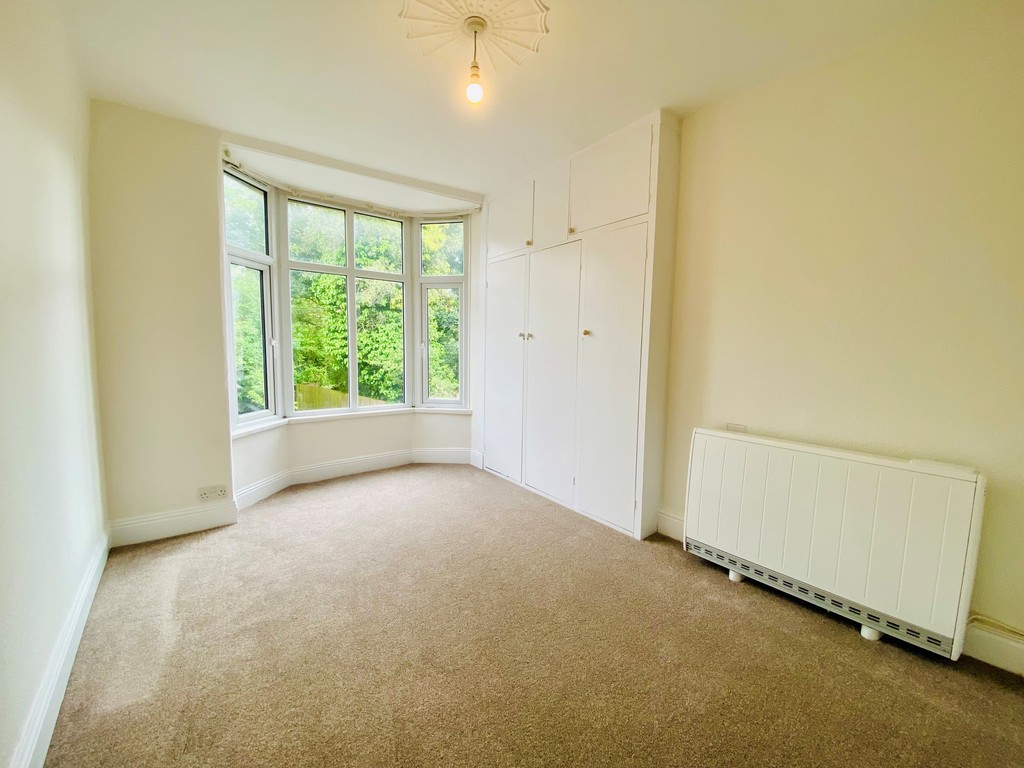 2 bed flat for sale in Queens Crescent  - Property Image 10