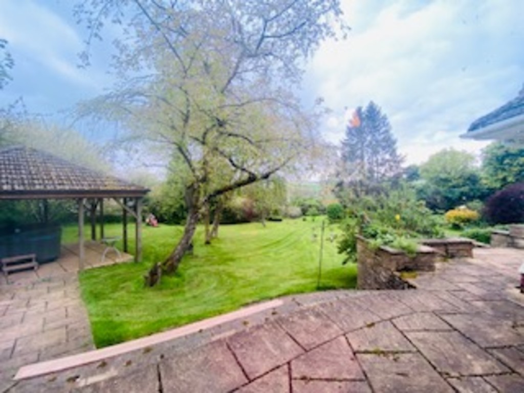 4 bed bungalow to rent in Moorlake, CREDITON, EX17