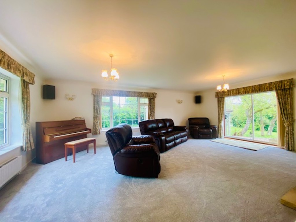 4 bed bungalow to rent in Moorlake, CREDITON 11