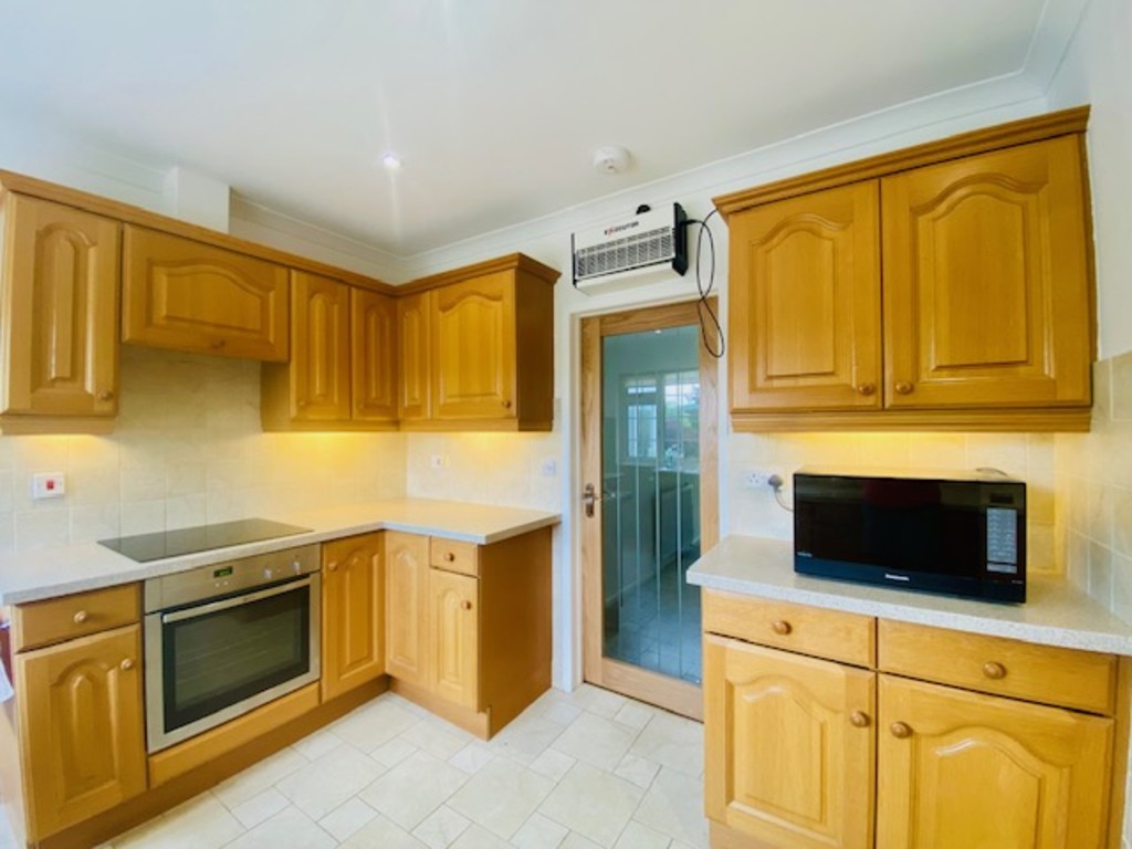 4 bed bungalow to rent in Moorlake, CREDITON  - Property Image 4