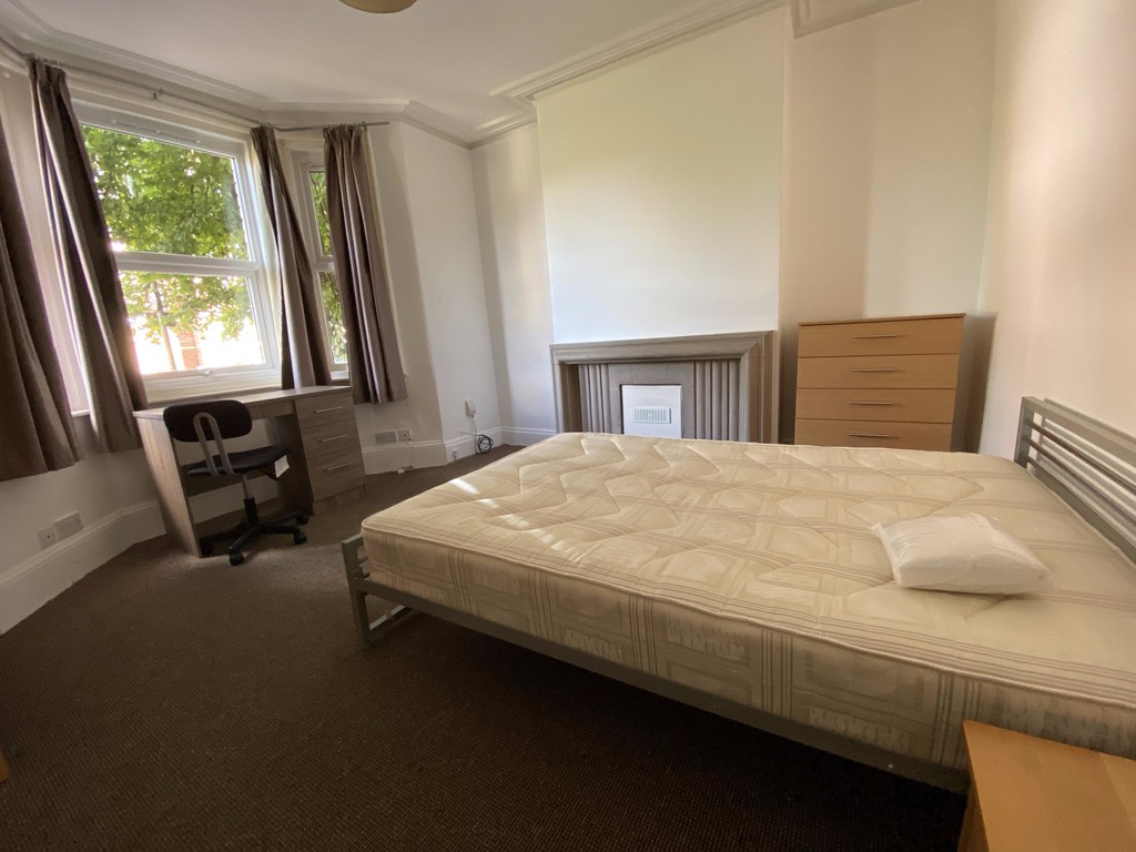5 bed house to rent 11