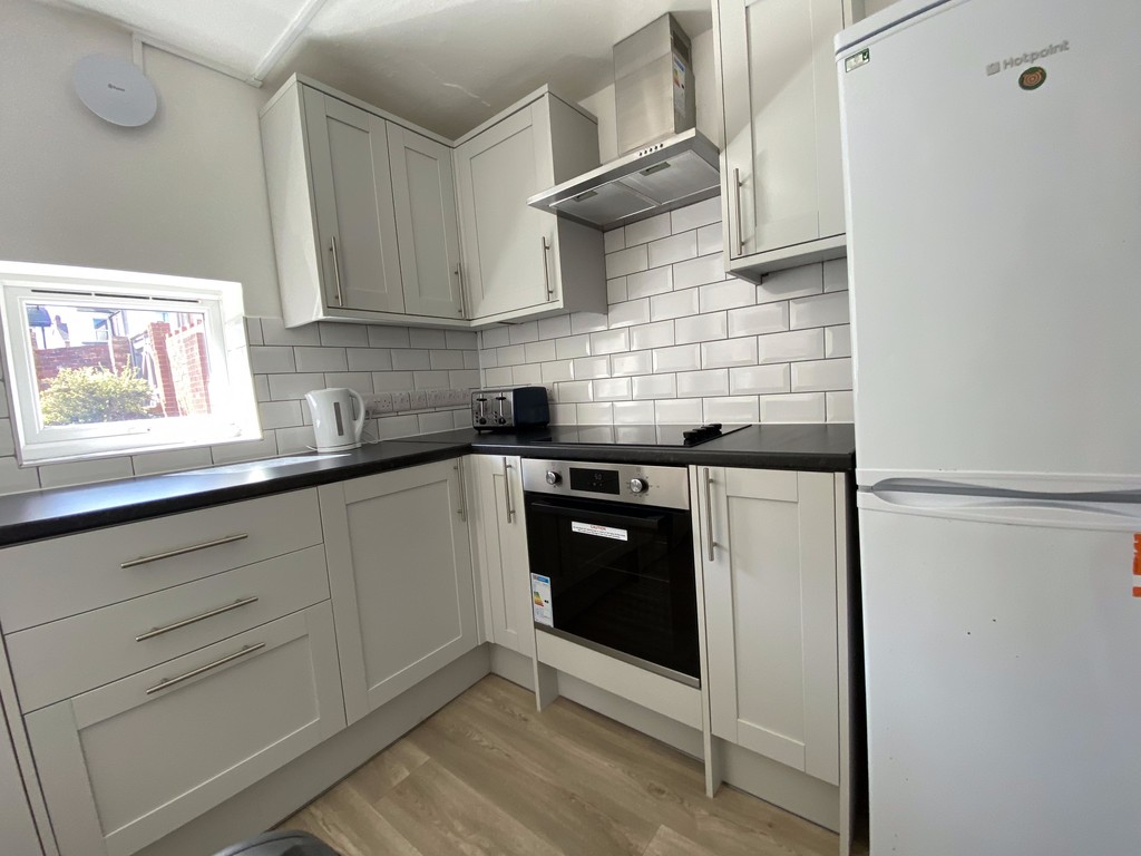 5 bed house to rent 4