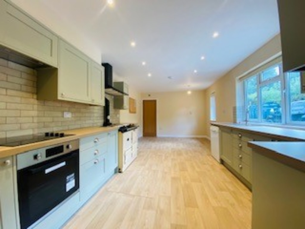 5 bed house to rent 2