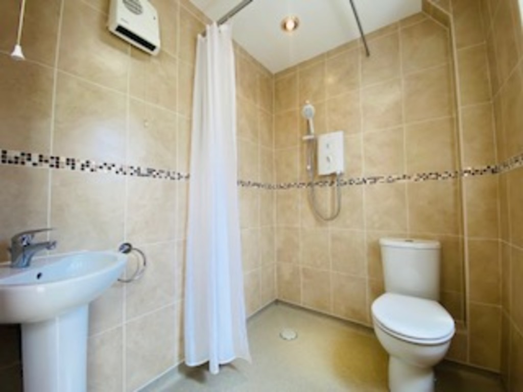5 bed house to rent  - Property Image 18