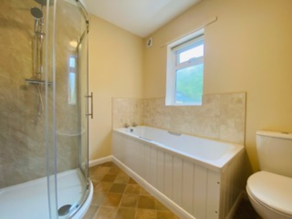 5 bed house to rent  - Property Image 26