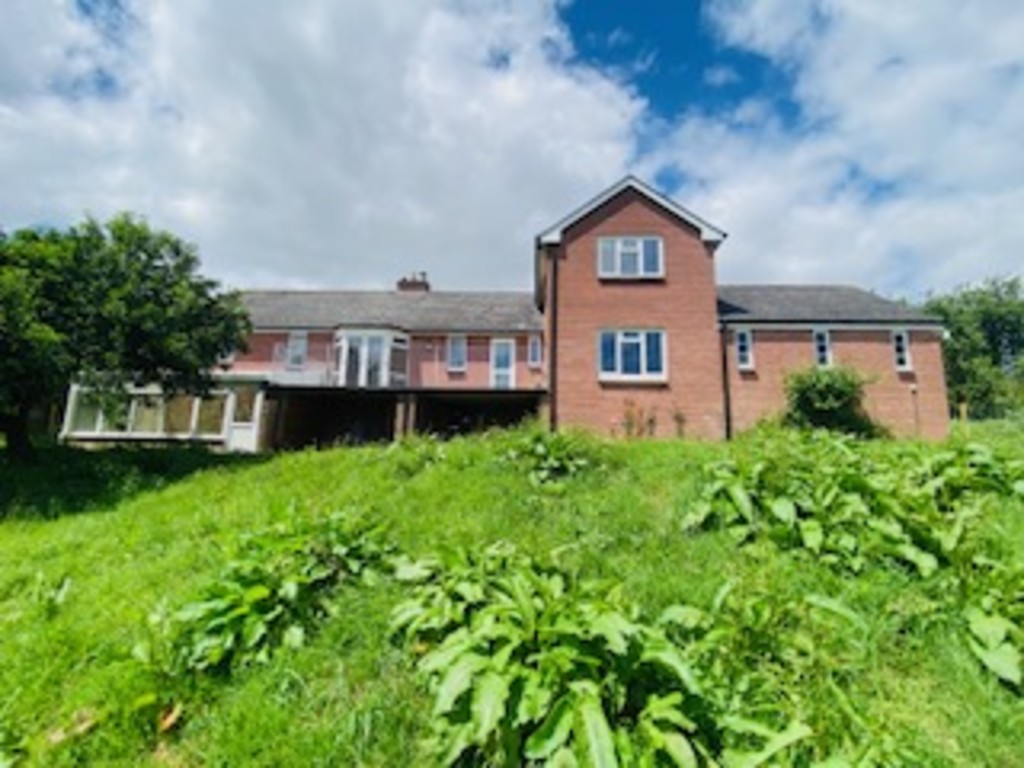 5 bed house to rent  - Property Image 37