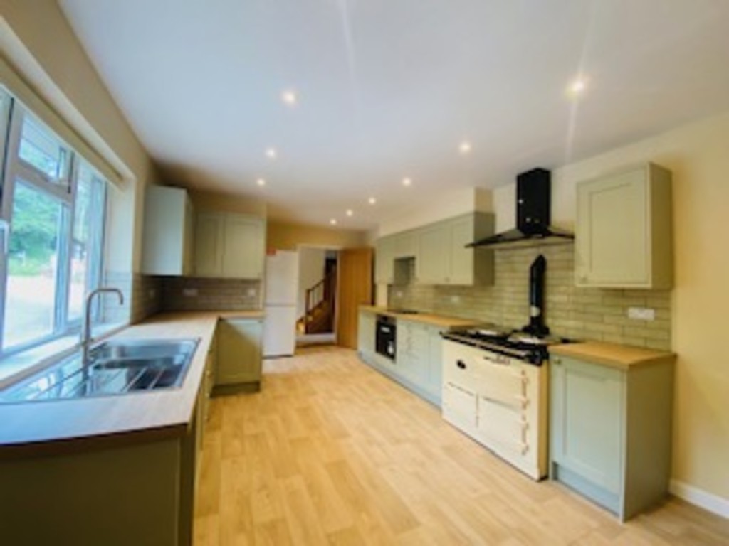 5 bed house to rent 5