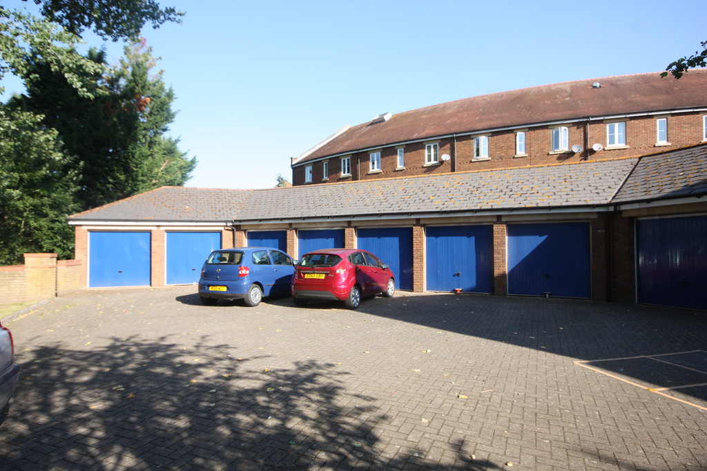 2 bed flat for sale in Gras Lawn, St Leonards, Exeter  - Property Image 19