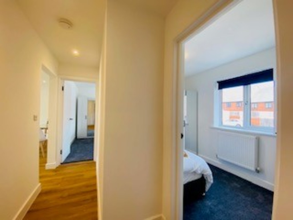 2 bed flat to rent 11