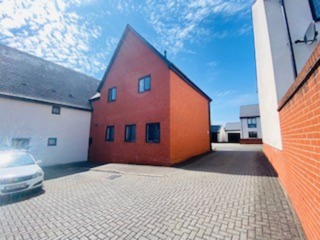 2 bed flat to rent 12