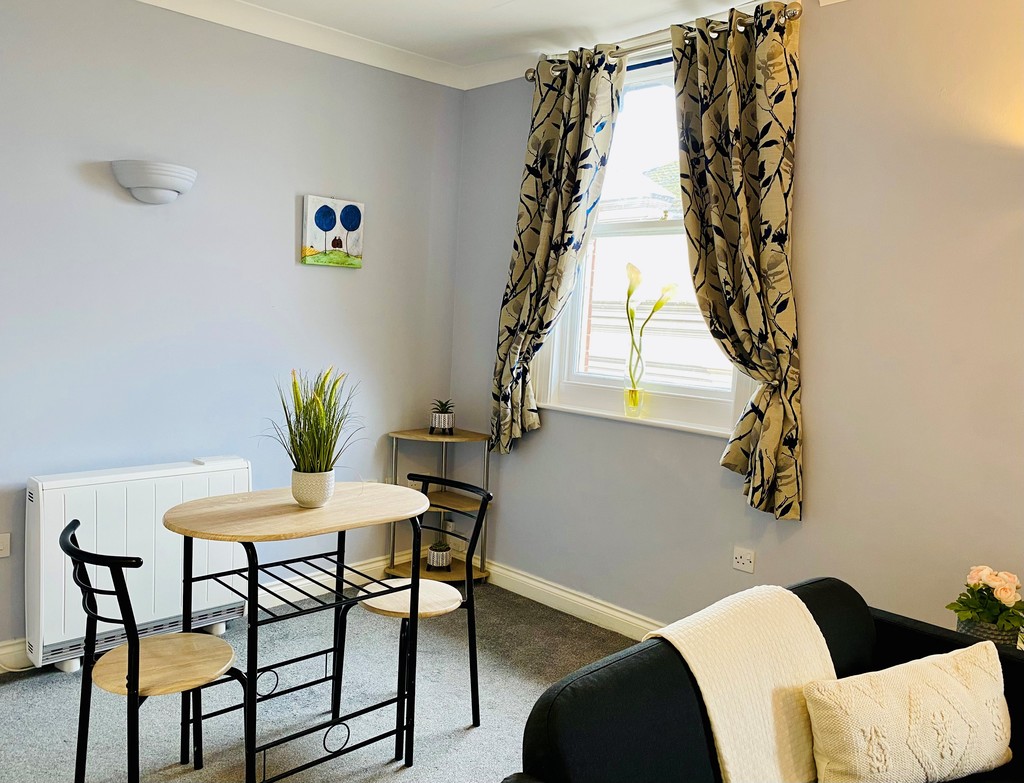 1 bed flat for sale in Northernhay Street 8